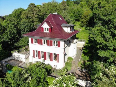 Wunderschöne, großzügige Architekten-Villa in herrlicher Aussichtslage im Villengebiet S-Bopser