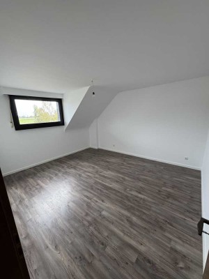 Modernisierte 4-Zimmer-Wohnung mit überdachter Loggia in Korschenbroich, Drölsholz