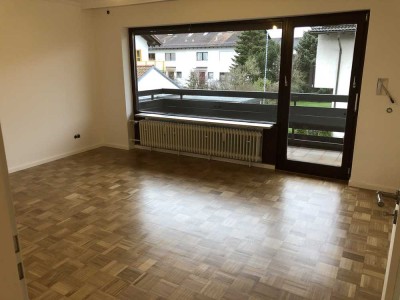 Modernisierte 3-Zimmer-Wohnung mit 2 Balkonen und EBK in Gauting