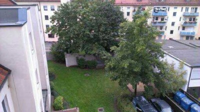 VON PRIVAT: stadtnah, ruhige Lage, TG-Stellplatz, Westbalkon