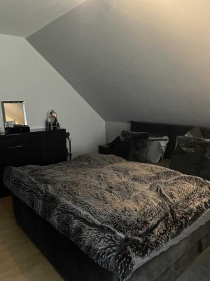 Gemütliche Dachgeschosswohnung mit EBK