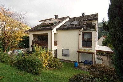 Erstklassig renovierte 2-Zimmer-Wohnung mit großem Balkon