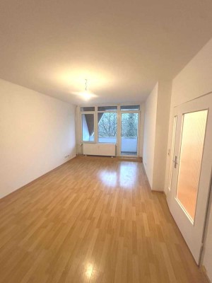 Attraktive 4-Zimmer-Maisonette-Wohnung mit Einbauküche & Loggia
