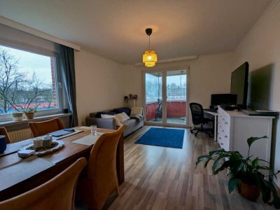 Stilvolle, modernisierte 1,5-Zimmer-Wohnung mit Einbauküche in Hamburg Stellingen