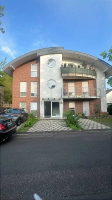 Stilvolle, sanierte 4-Raum-Wohnung mit gehobener Innenausstattung mit Balkon in Köln Ostheim