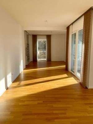 3 Zimmer Wohnung mit 2 Balkonen in TOP LAGE