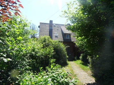 Einfamilienhaus mit Einliegerwohnung  großes Grundstück mit Baumbestand