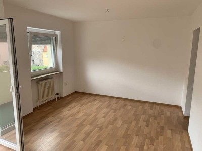 1-Zimmer-Wohnung mit Balkon und EBK in Bayreuth; ideal für Studenten
