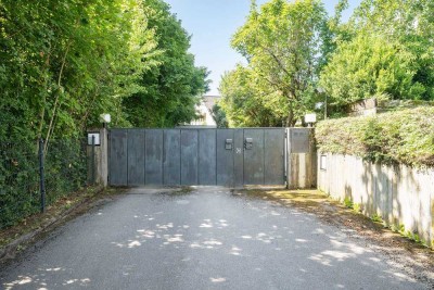 Vorhang auf! Beeindruckende Villa auf traumhaftem Anwesen
