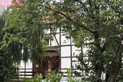 Großzügiges Wohnen mit Mieteinnahmen