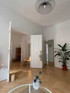 Lichtdurchflutete 4-Zimmer Wohnung im Jugendstil