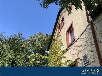 Charmantes Anwesen - mit großem 
Bauplatz