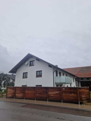 Geschmackvolle 3-Zimmer-Wohnung mit gehobener Innenausstattung mit Balkon in Aschau a.Inn