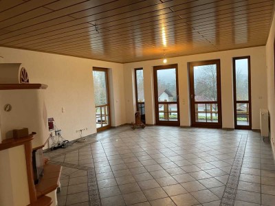 Helle 3-Zimmer Wohnung mit mehreren Balkonen in Marxzell OT Schielberg