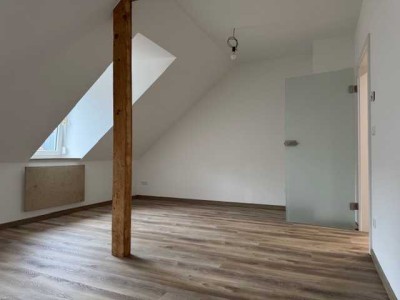 Top sanierte, stilvolle 2 ZKB-DG-Wohnung ERSTBEZUG, sanierter Altbau - keine WG`s