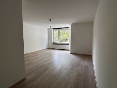 Geschmackvolle, sanierte 1-Zimmer-Wohnung mit Balkon in Bonn - Lengsdorf