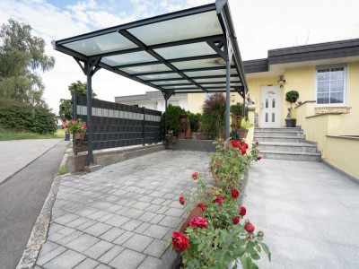 Charmantes Reihenendhaus mit großem Garten, PV-Anlage, Einzelgarage und Carport