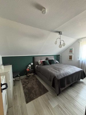 Helle 2-Zimmer Dachgeschosswohnung mit Balkon in Neu-Ulm