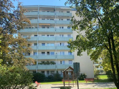 ATTRAKTIVE 3-ZIMMER-WOHNUNG MIT BALKON UND TIEFGARAGEN EINZELSTELLPLATZ