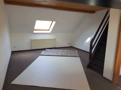 Schöne Dachgeschoss-Wohnung in Werdau ab sofort frei!