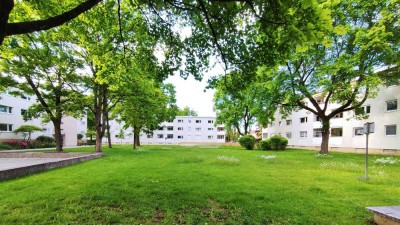 ** Direkt vom Vermieter: Schöne, helle 3-Zimmer-Wohnung mit Einbauküche & Loggia **