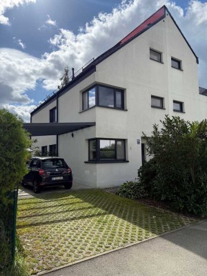 DHH mit 4,5 Zimmern in München-Moosach