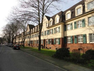 Schöne Dachgeschoss-Wohnung im Altbau sucht neuen Mieter