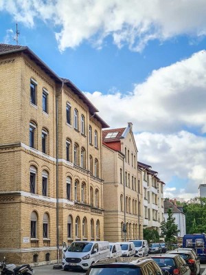 Hochwertig sanierter Altbau in ruhiger Traumlage nähe Uni, Premiumküche und neues Bad, Garten