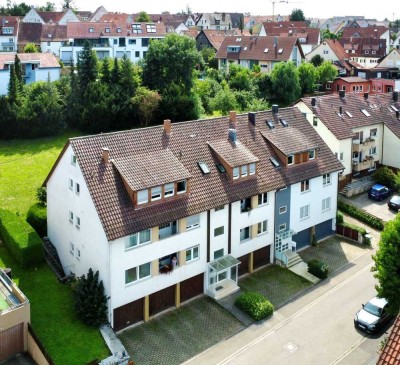 Gepflegte 2,5 -Zimmer-Wohnung mit Loggia und Balkon in Plieningen