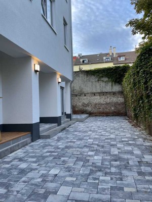 Stilvolle 2-Zimmer-Erdgeschosswohnung mit Einbauküche in Karlsruhe