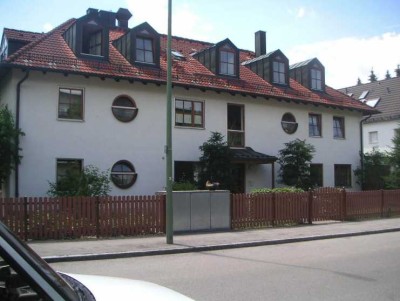 Eg-Wohnung in München Hadern mit Garten+ Tiefgaragenstellplatz