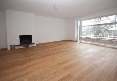 Exklusives Wohnen in Pempelfort.
4,5 Zimmer Wohnung mit Kamin.