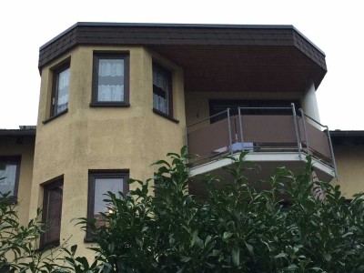 Ruhige 3-Zimmer-Wohnung mit Balkon Balkon und EBK in Pforzheim, Südweststadt Weiherberg