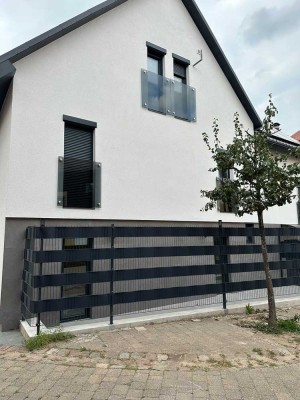 Neuwertiges Mehrgenerationenhaus zum Verkauf
