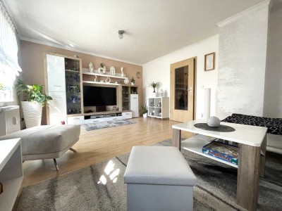 ***Wohnen im schönen Engelsdorf – Helle Wohnung mit Balkon und viel Charme***