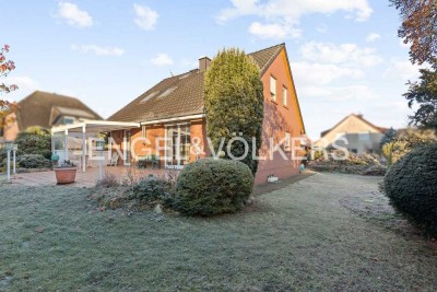 GEPFLEGTES EINFAMILIENHAUS MIT PLATZ FÜR DIE GANZE FAMILIE