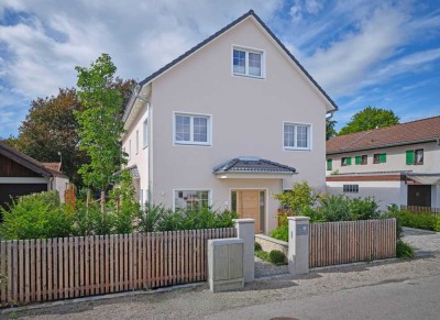 Neuwertiges EFH mit viel Platz - hochwertige Ausstattung und Schreiner-Einbauten
