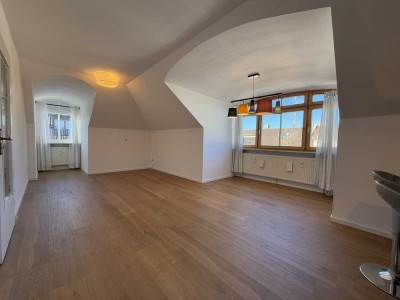 Bestlage, schöne & ruhige 2 Zimmer DG-Wohnung im Zentrum von Freilassing, inkl. TG-Stellplatz!!!