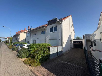 Wohnen mit Flair in Worms-Pfeddersheim – attraktive 2-ZKB-DG-Wohnung mit großer Terrasse