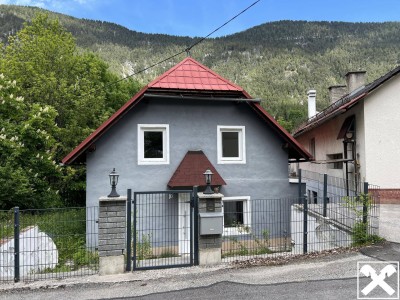 Leben am Fuße des Dobratsch - Einfamilienhaus mit Potenzial und Nebengebäude