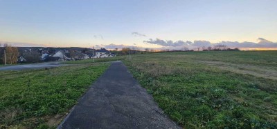 Massiv und Schlüsselfertig Bauen im Neubaugebiet! Klassischer Bungalow mit 110 m² !