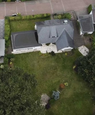 Ruhige Lage Traumgrundstück 2000 m2 - Haus 270 m2 TOP Lage in Refrath