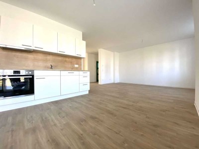 Helle 3-Zi-Wohnung mit großem Balkon und EBK - Stellplätze in Parkhaus
