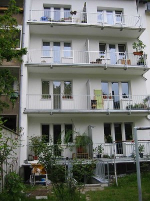 Gemütl. Dachgeschoss Whg. mit Wohnküche und Balkon in Köln-Kalk