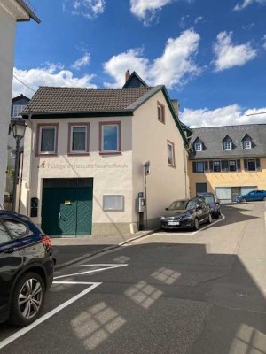 Voll möblierte exklusive 2-Zimmer-Wohnung mit EBK und Garage  in Rüdesheim am Rhein