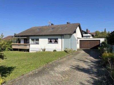 Großzügiges Zweifamilienhaus in ruhiger Lage