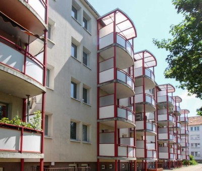 4 Zimmer Wohnung mit Balkon!