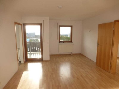 Grosszügige 4-Raum Wohnung mit EBK und Stellplatz am Hasenhügel