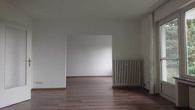 Gepflegte 5-Zimmer-Erdgeschosswohnung mit Terrasse in ruhiger Lage, Holzminden