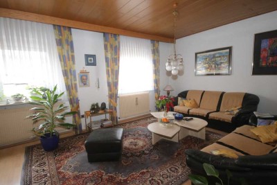 LORSCH, 7 Zimmer, 2 Bäder und viel Platz zum Wohnen in zentraler Stadtlage